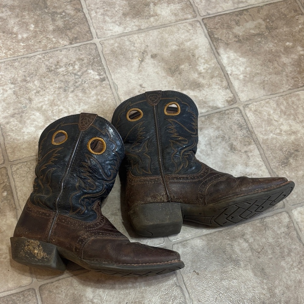 Ariat Cowboy Boots size 3
